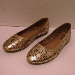 GOLD FLAT SHOES